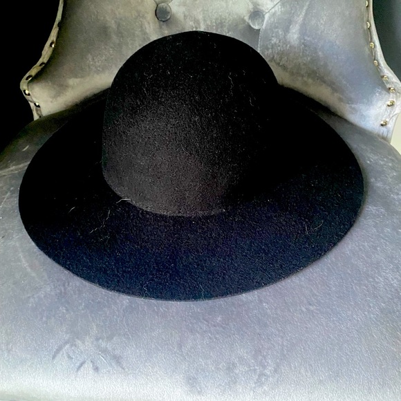 H&M black semi floppy brim hat - Picture 1 of 2